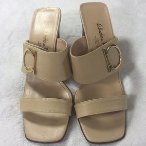 COPY - Salvatore Ferragamo beige pumps